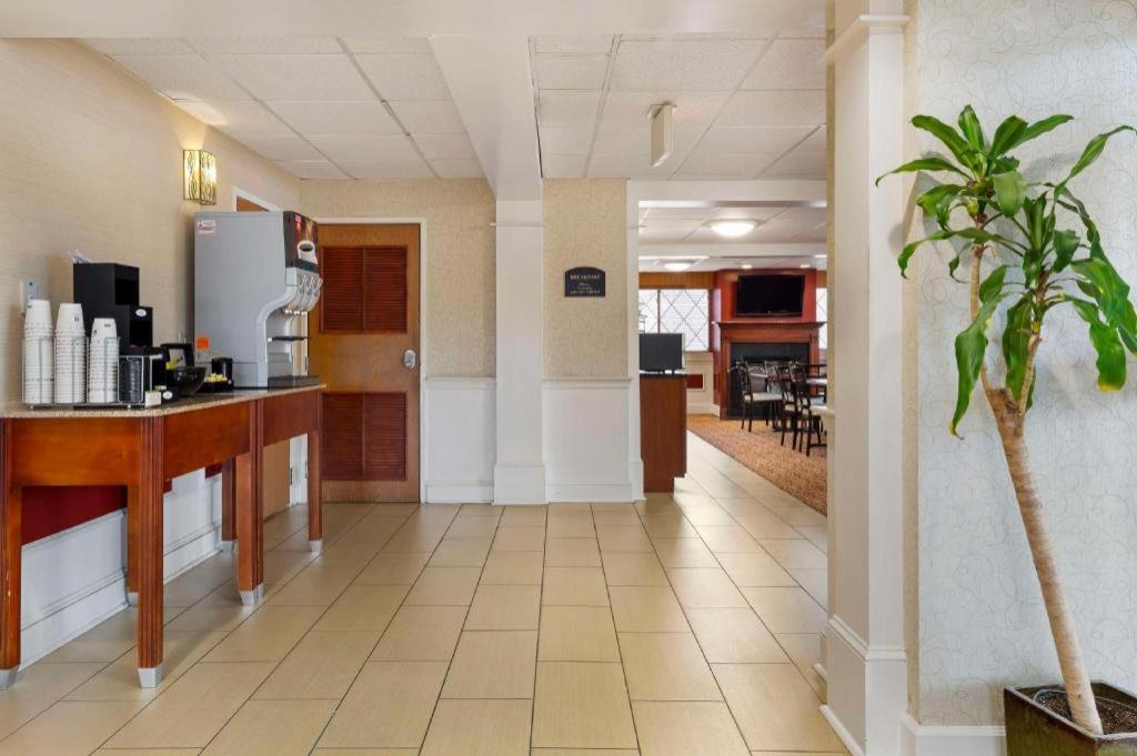 Best Western Plus The Inn At Sharon/Foxboro מראה חיצוני תמונה